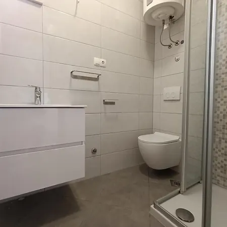 Valentina-b Apartman Nin