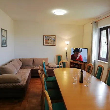 Valentina-b Apartament Nin